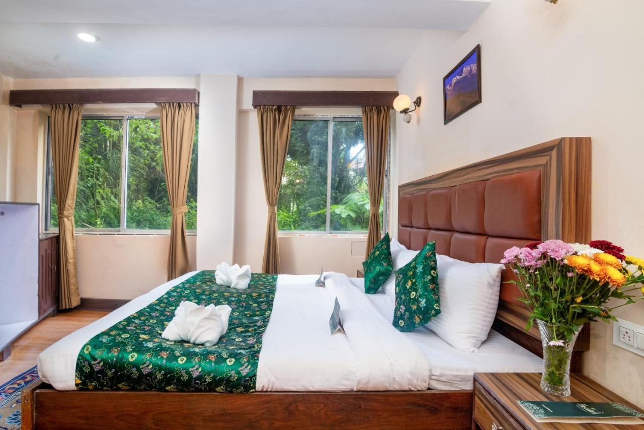 Muscatel Roma - 400 Mts From Mall Road Νταρτζίλινγκ Εξωτερικό φωτογραφία