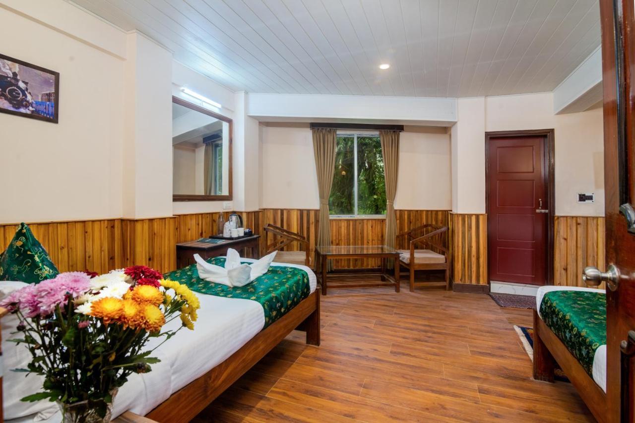 Muscatel Roma - 400 Mts From Mall Road Νταρτζίλινγκ Εξωτερικό φωτογραφία