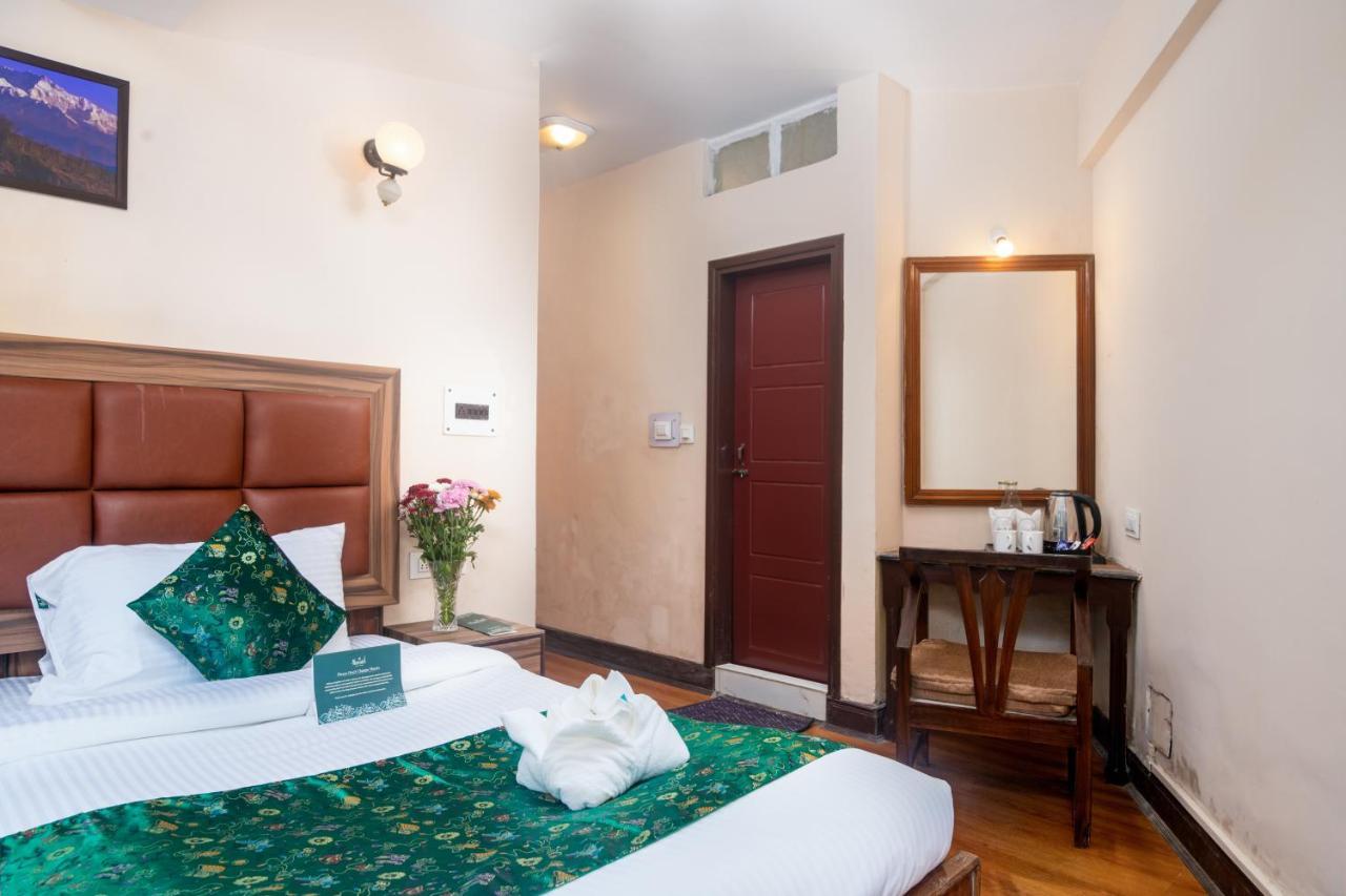 Muscatel Roma - 400 Mts From Mall Road Νταρτζίλινγκ Εξωτερικό φωτογραφία