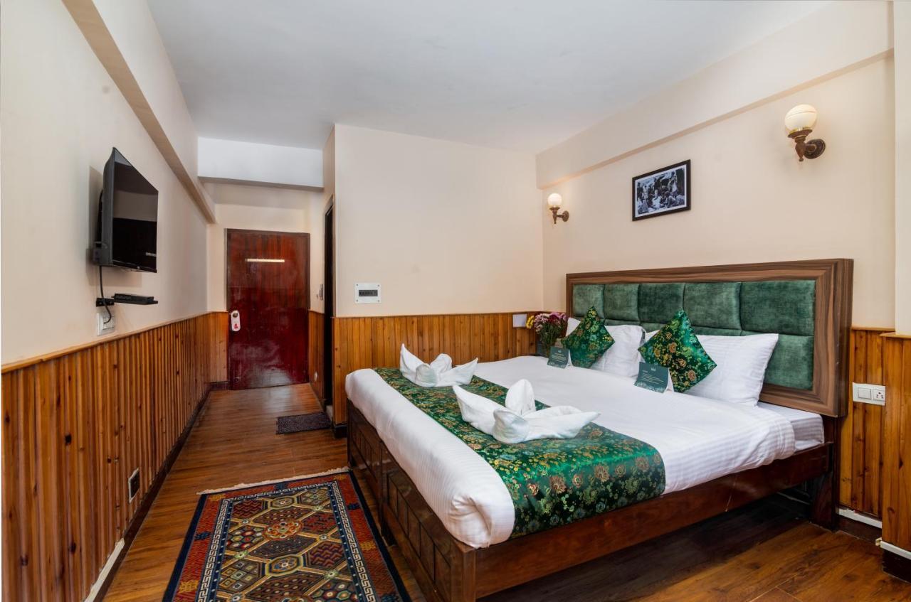 Muscatel Roma - 400 Mts From Mall Road Νταρτζίλινγκ Εξωτερικό φωτογραφία